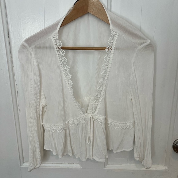 Beautiful summer top - Picture 2 of 3